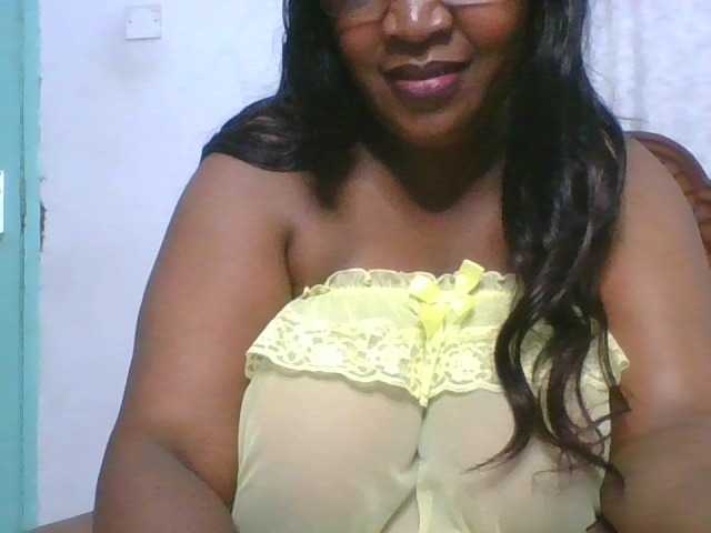 peacekhloe live cam on BongaCams