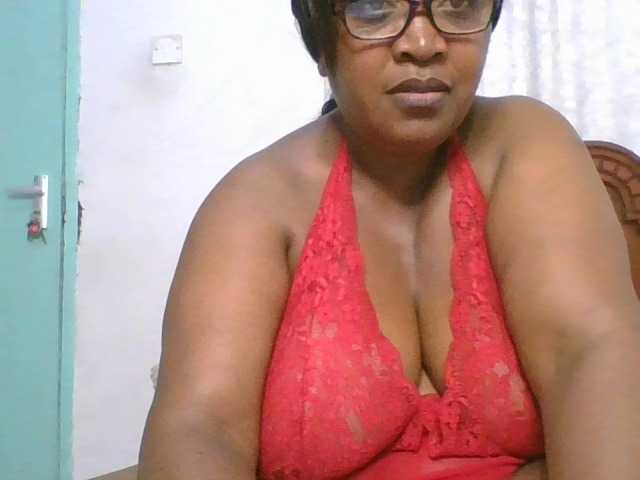 peacekhloe live cam on BongaCams