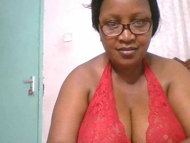 peacekhloe live cam on BongaCams