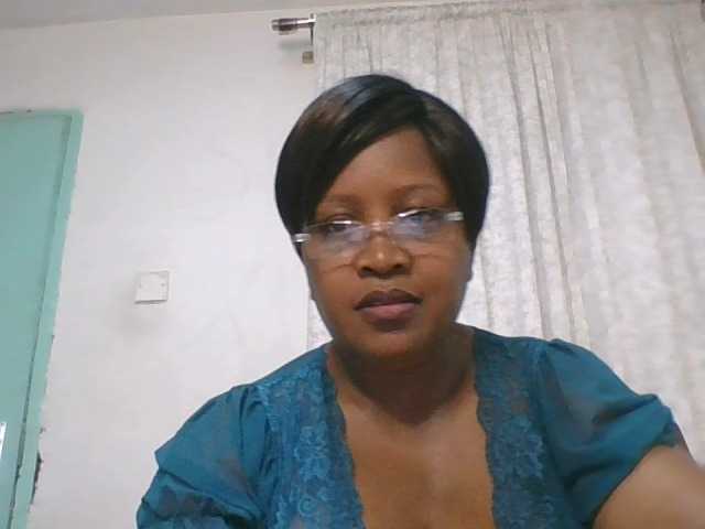 peacekhloe live cam on BongaCams