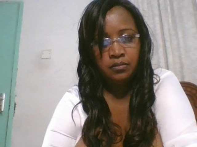 peacekhloe live cam on BongaCams