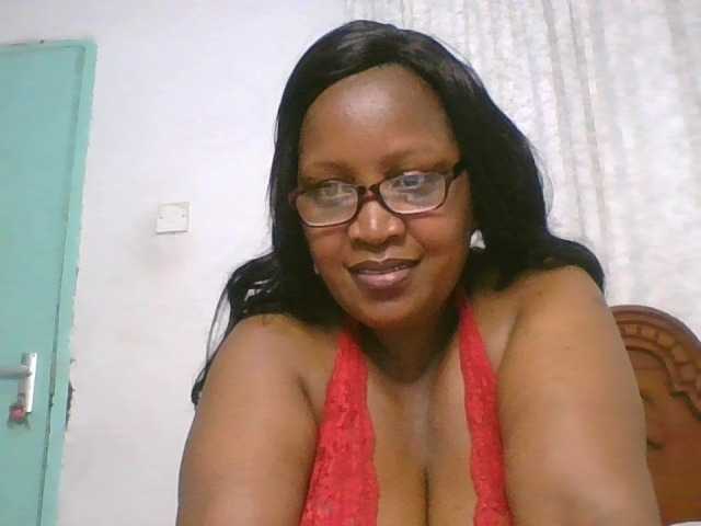 peacekhloe live cam on BongaCams