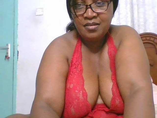 peacekhloe live cam on BongaCams