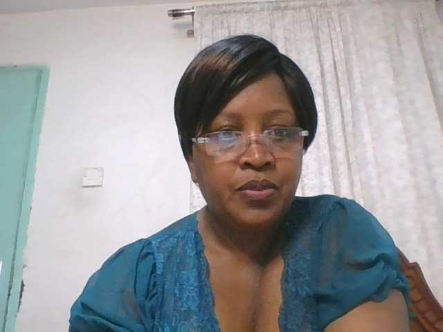 peacekhloe live cam on BongaCams