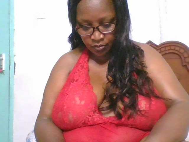 peacekhloe live cam on BongaCams
