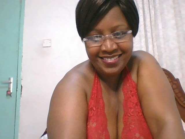 peacekhloe live cam on BongaCams