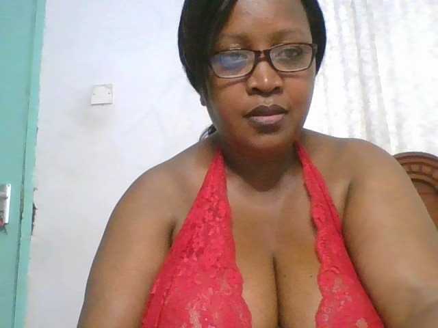 peacekhloe live cam on BongaCams