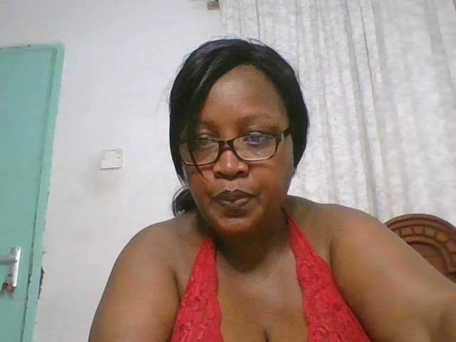 peacekhloe live cam on BongaCams