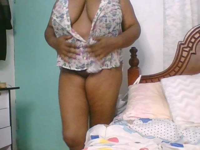 peacekhloe live cam on BongaCams
