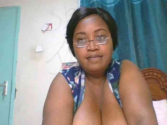 peacekhloe Live Webcam on BongaCams