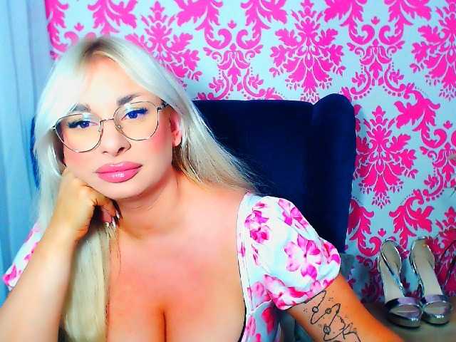 BlondAna