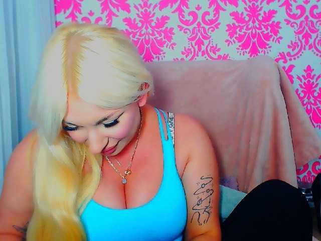 BlondAna live cam on BongaCams