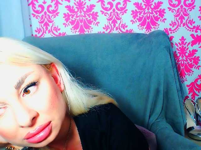 BlondAna