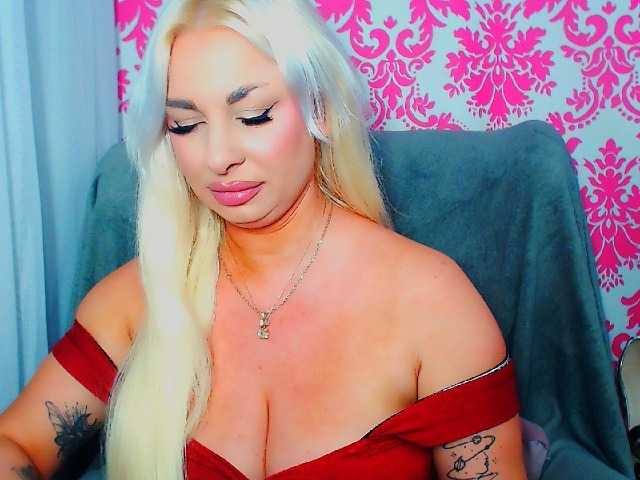 BlondAna