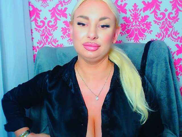 BlondAna live cam on BongaCams