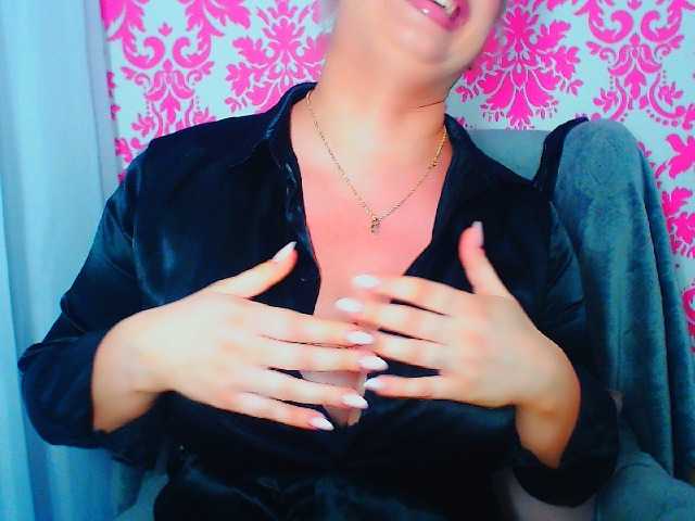 BlondAna live cam on BongaCams