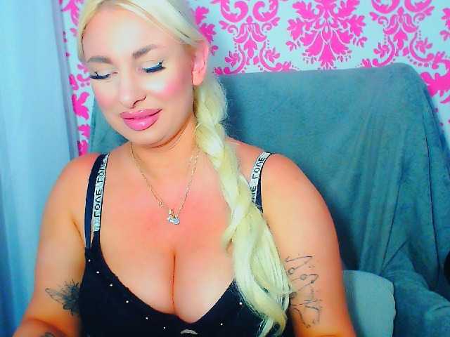 BlondAna live cam on BongaCams