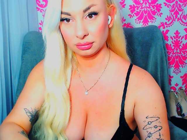 BlondAna