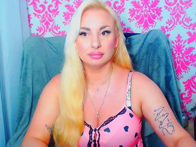 BlondAna