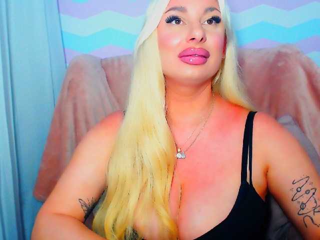 BlondAna