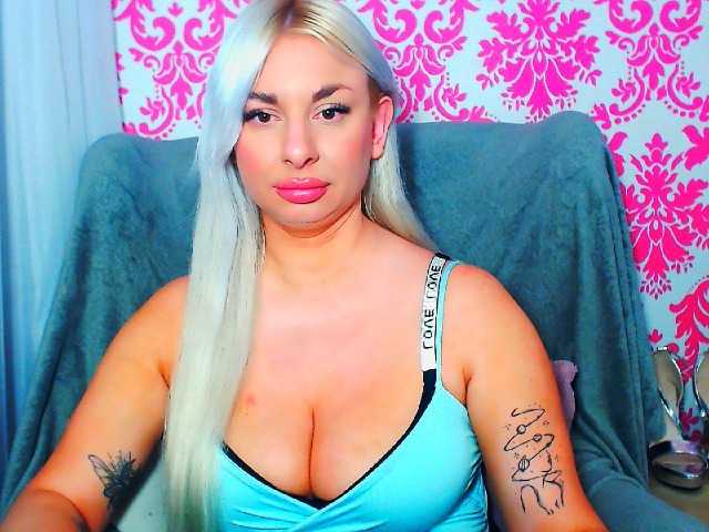 BlondAna