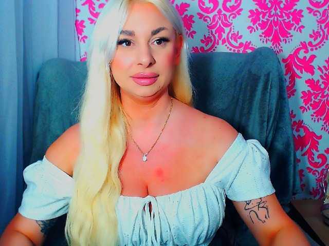 BlondAna