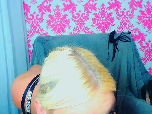 BlondAna live cam on BongaCams