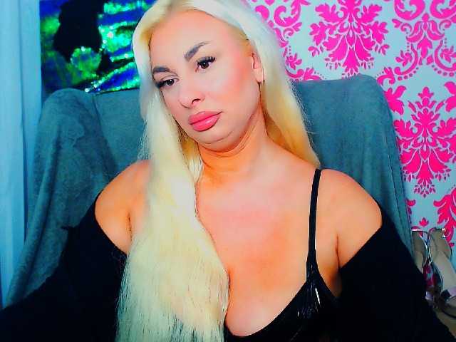 BlondAna