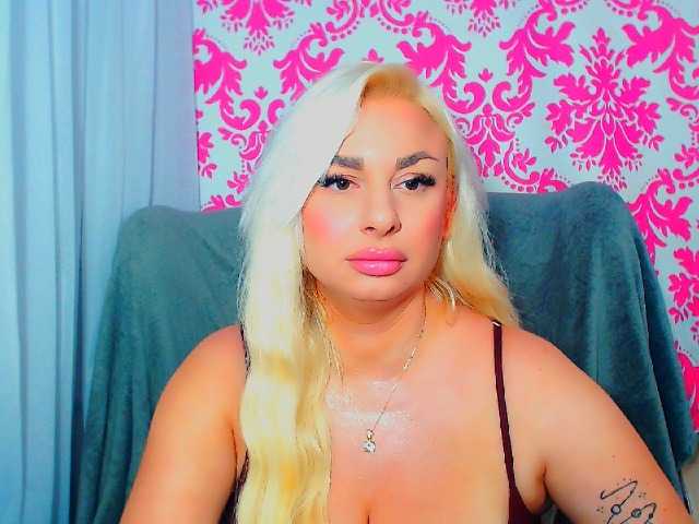 BlondAna