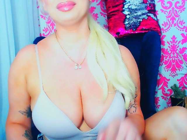 BlondAna live cam on BongaCams