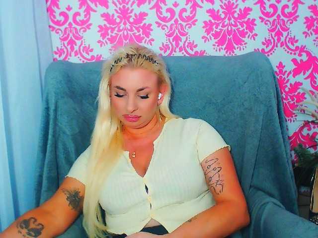 BlondAna live cam on BongaCams