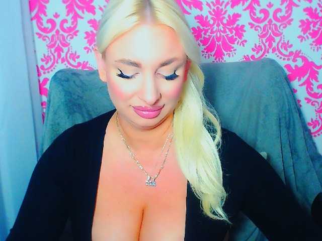 BlondAna