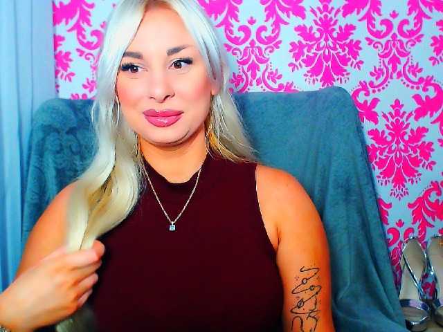 BlondAna