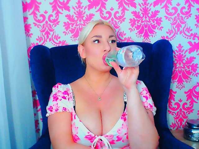 BlondAna webcam bongacams model stream image