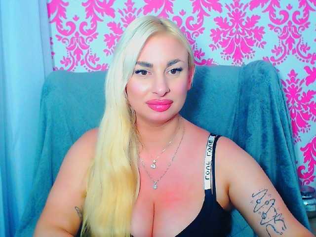 BlondAna