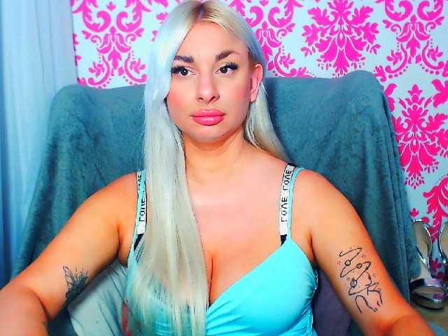 BlondAna