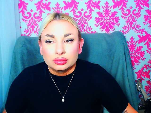 BlondAna live cam on BongaCams