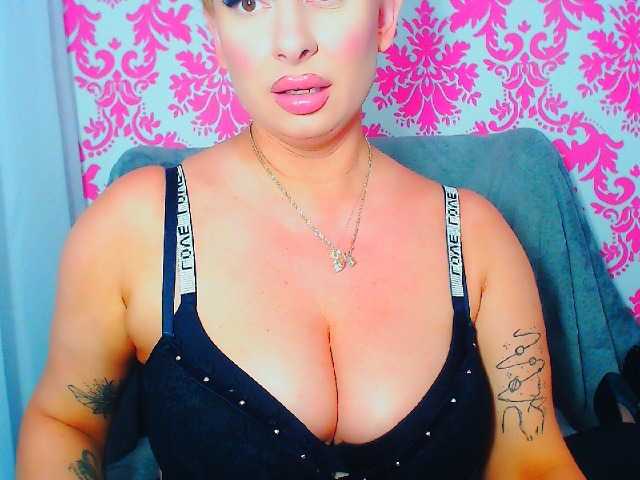 BlondAna