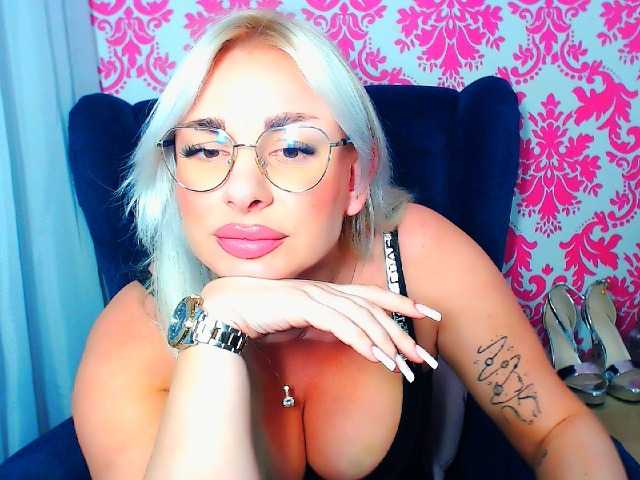 BlondAna