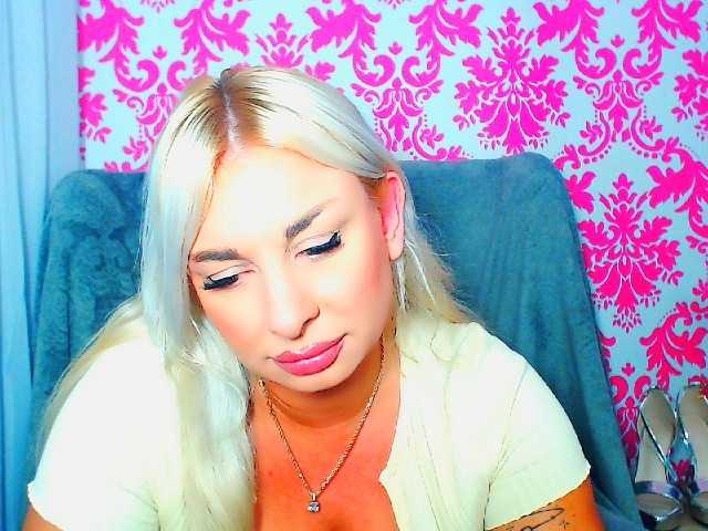 BlondAna