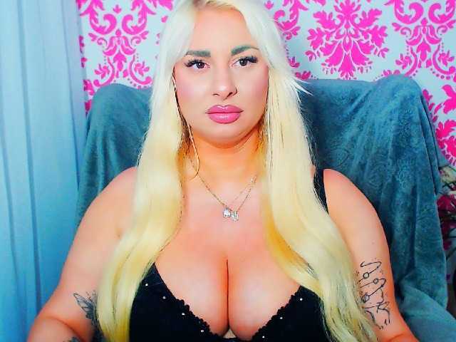 BlondAna
