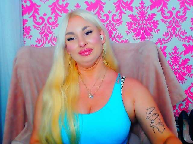 BlondAna live cam on BongaCams
