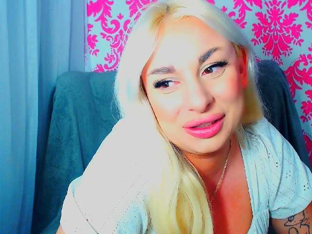 BlondAna