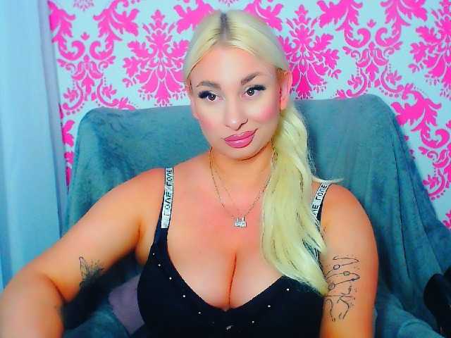 BlondAna
