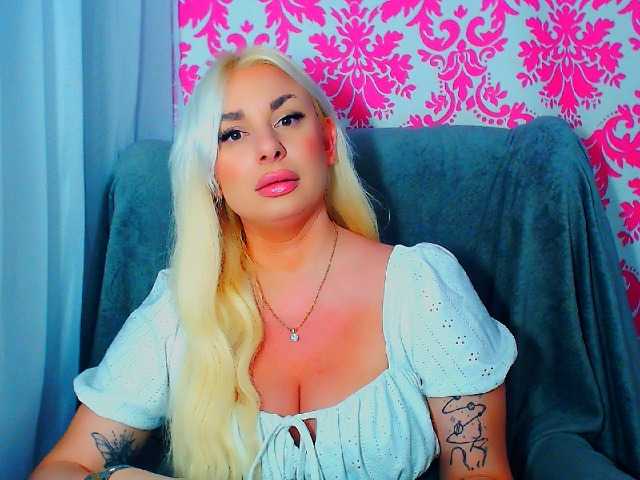 BlondAna live cam