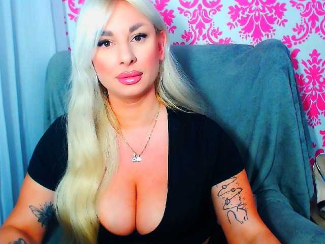 BlondAna