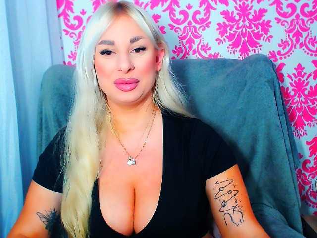 BlondAna