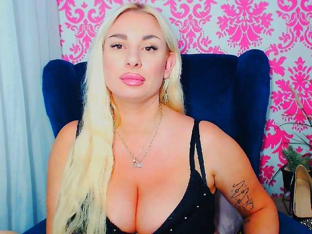 BlondAna