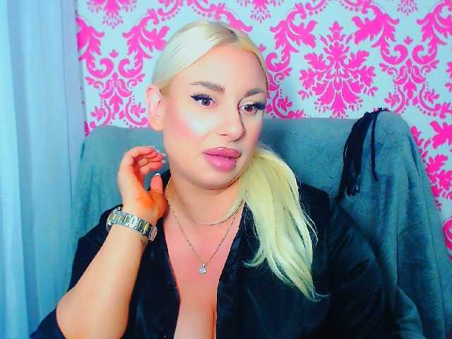 BlondAna live cam on BongaCams