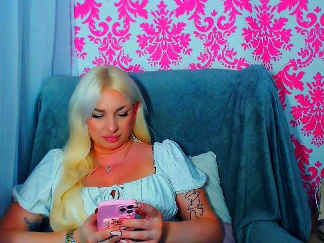 BlondAna live cam